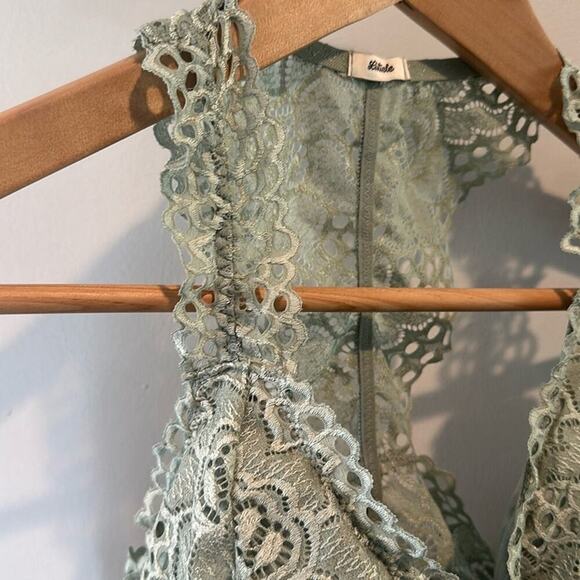 Listicle Medium Seafoam Lace Bralette - Picture 2 of 11